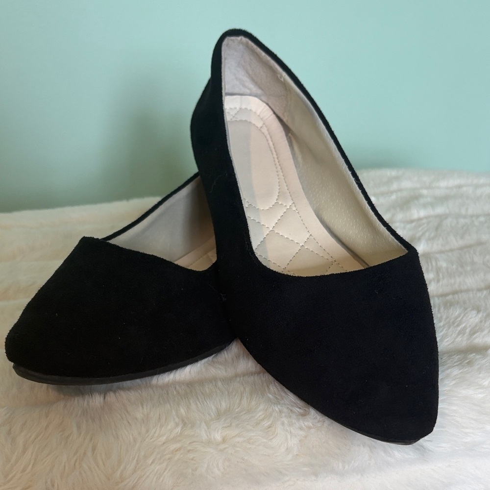 Amazon Essentials Black Women's Flats